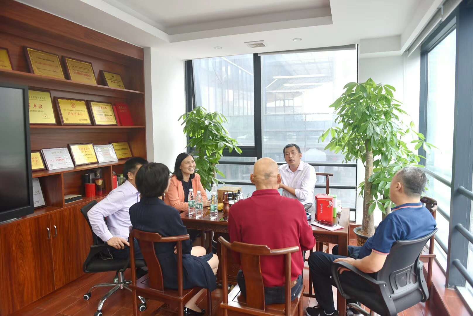 南海區(qū)退役軍人事務(wù)局王局長(zhǎng)等領(lǐng)導(dǎo)一行來(lái)我司指導(dǎo)工作 南海區(qū)退役軍人事務(wù)局王局長(zhǎng)等領(lǐng)導(dǎo)一行來(lái)我司指導(dǎo)工作